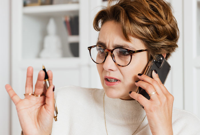 Neighbor Starts Bashing On Couple’s Door And Walls Right Before They Move Out, So They Get Revenge On Him Neighbor Starts Bashing On Couple’s Door And Walls Right Before They Move Out, So They Get Revenge On Him