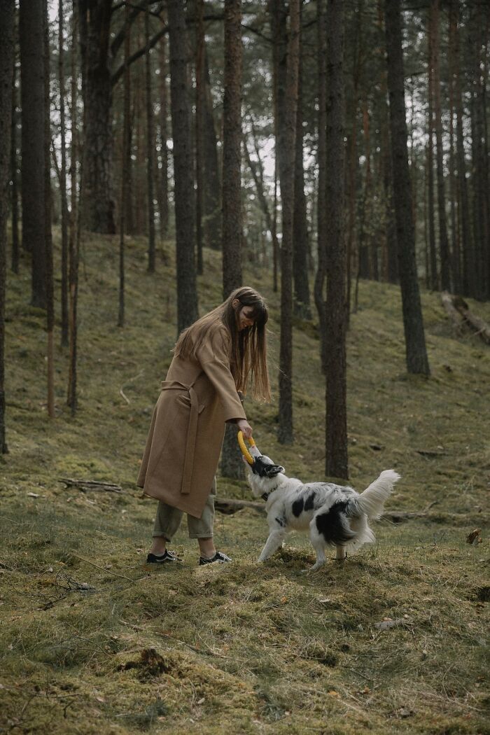 “My 70-Year-Old Father Married A 20-Year-Old”: 35 Creepy Things Folks Online Have Witnessed “My 70-Year-Old Father Married A 20-Year-Old”: 35 Creepy Things Folks Online Have Witnessed