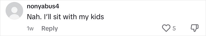 “Rich People, Don’t Spoil Your Kids”: Heated Discussion Starts After Dad Leaves His Kids In Coach While Flying First Class “Rich People, Don’t Spoil Your Kids”: Heated Discussion Starts After Dad Leaves His Kids In Coach While Flying First Class