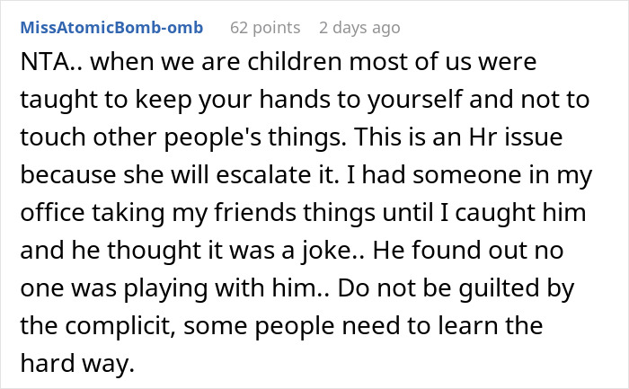 “[It’s] Disrespectful And A Violation Of Privacy”: Extremely-Intrusive Coworker Is Scolded By A Woman In Front Of The Entire Office