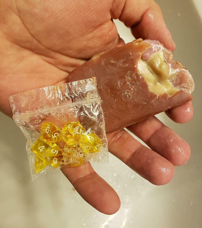 50 Times Things Got “Opened” And People Saw Interesting Things Inside (New Pics) 50 Times Things Got “Opened” And People Saw Interesting Things Inside (New Pics)