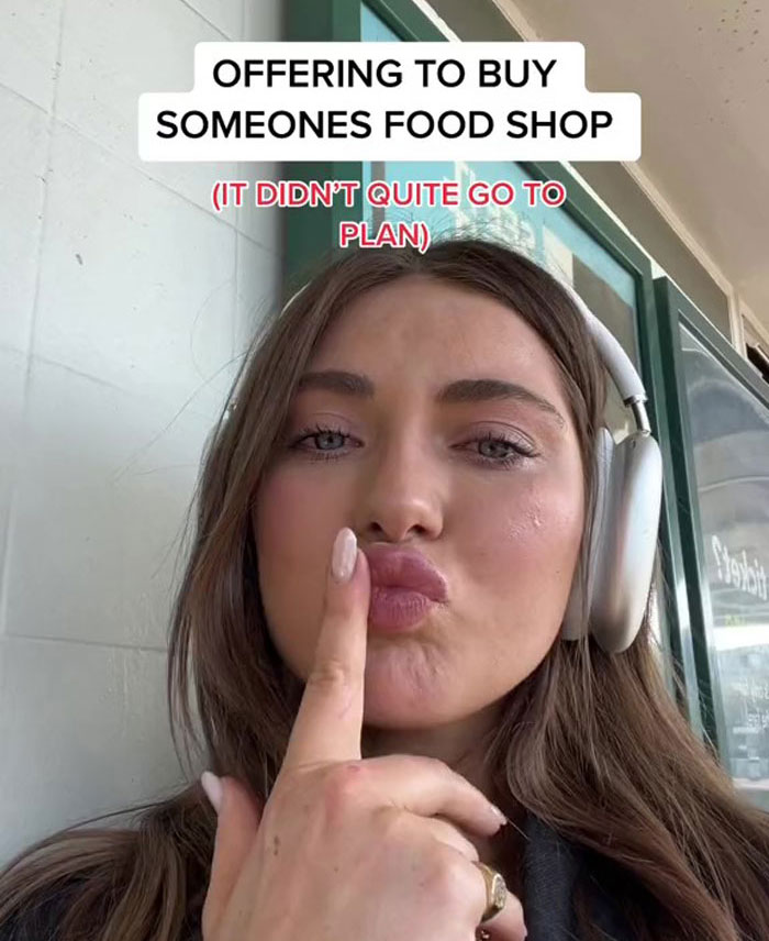 Influencer Is Left In Tears After Strangers Refuse Her Offer To Pay For Their Grocery Shopping Influencer Is Left In Tears After Strangers Refuse Her Offer To Pay For Their Grocery Shopping
