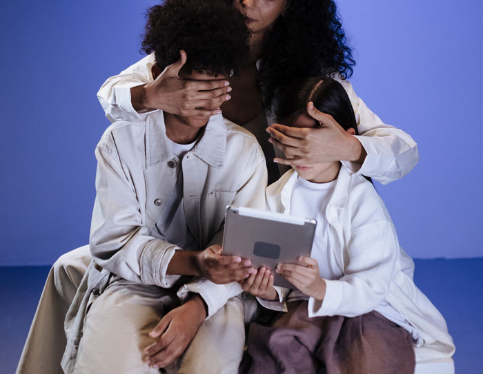 10 Y.O. Is Defended By His Mother Against Relative’s Inappropriate Parentification Attempts 10 Y.O. Is Defended By His Mother Against Relative’s Inappropriate Parentification Attempts