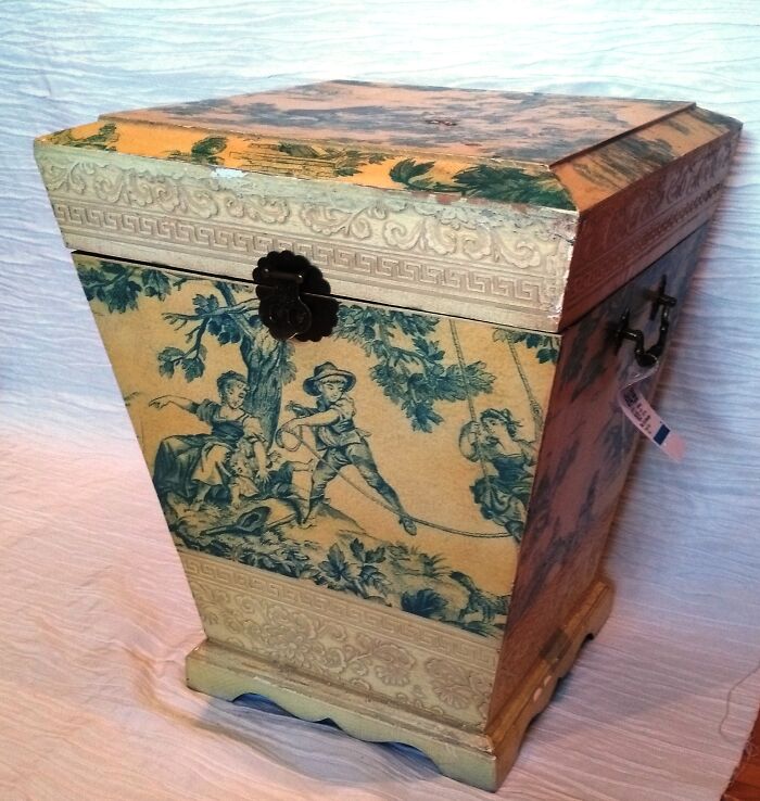 I Upcycled An Old Storage Box With Asian-Themed Art Paper I Upcycled An Old Storage Box With Asian-Themed Art Paper
