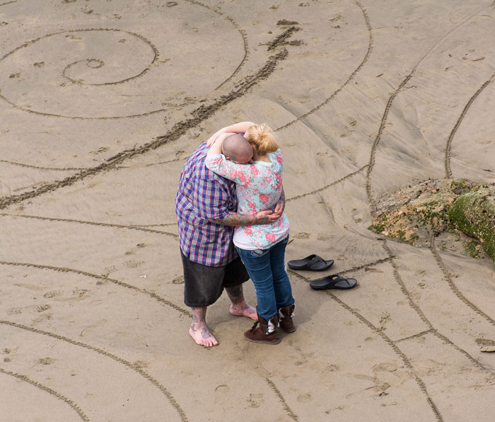 Man Is Completely In Love With His Roommate But Is Afraid To Do Anything, The Internet Convinces Him To Confess, He Listens And Gets A Happy Ending