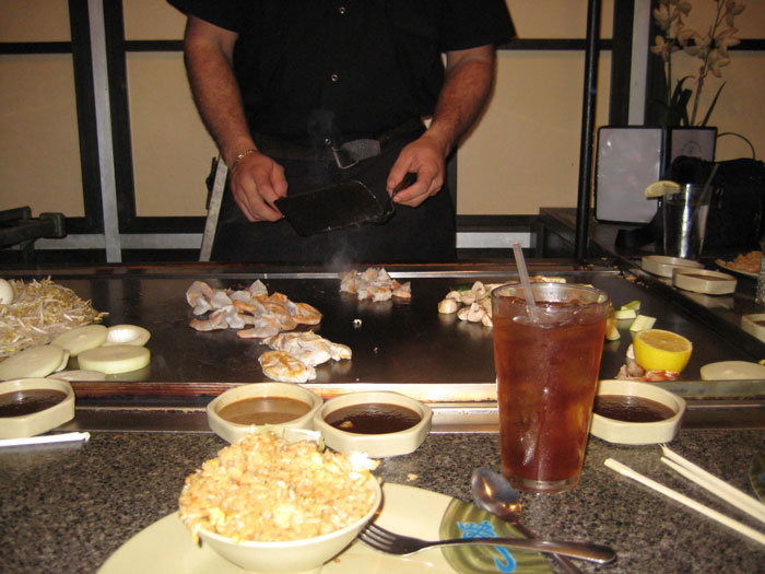 Restaurant Customer Pranks A ‘Karen’ Who Threatened Him With Legal Action After Mistaking Him For A Waiter Restaurant Customer Pranks A ‘Karen’ Who Threatened Him With Legal Action After Mistaking Him For A Waiter