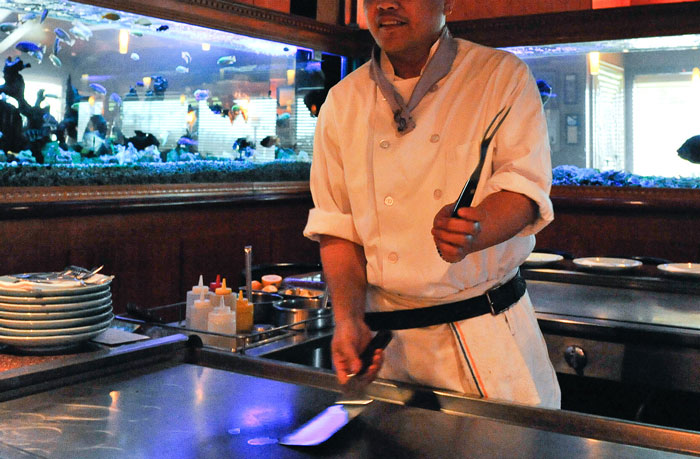 Restaurant Customer Pranks A ‘Karen’ Who Threatened Him With Legal Action After Mistaking Him For A Waiter Restaurant Customer Pranks A ‘Karen’ Who Threatened Him With Legal Action After Mistaking Him For A Waiter