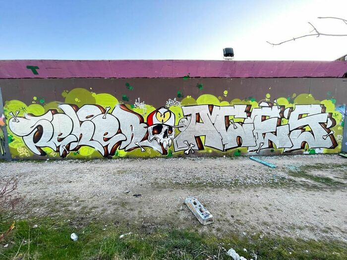 80 Pieces Of Creative Graffiti That People Found And Shared On The Internet 80 Pieces Of Creative Graffiti That People Found And Shared On The Internet