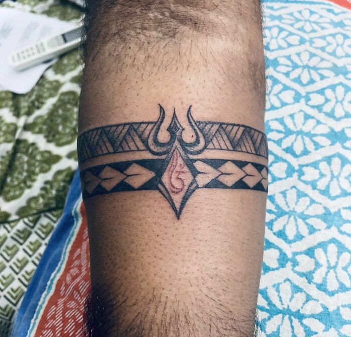 Show Off To The World With These 98 Armband Tattoos Show Off To The World With These 98 Armband Tattoos