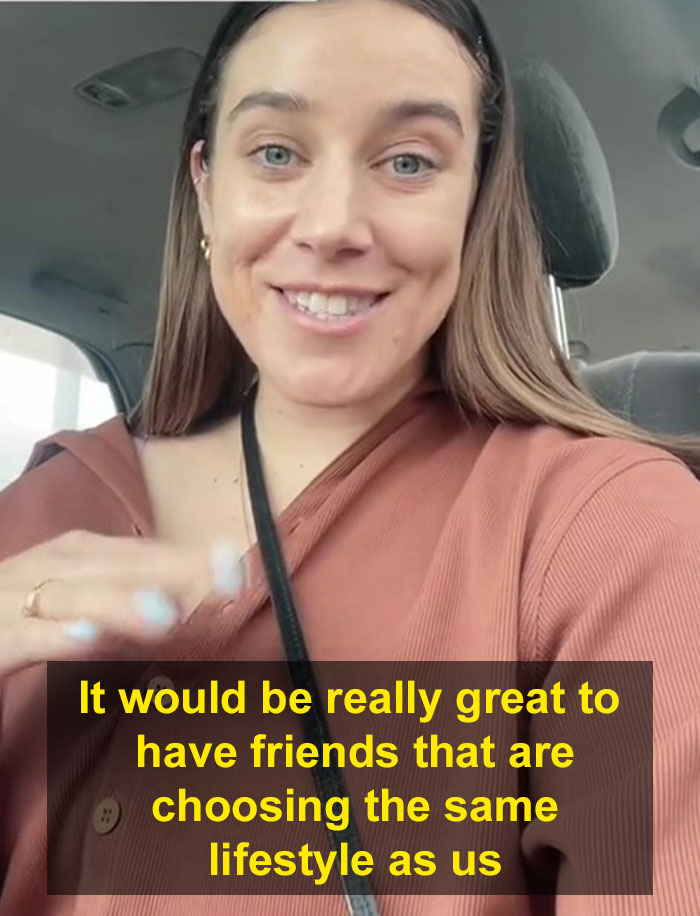 Woman Who Doesn’t Have Kids Gets Slammed By Parents After Revealing She Prefers To Be Friends With People Who Have A Similar Lifestyle Woman Who Doesn’t Have Kids Gets Slammed By Parents After Revealing She Prefers To Be Friends With People Who Have A Similar Lifestyle