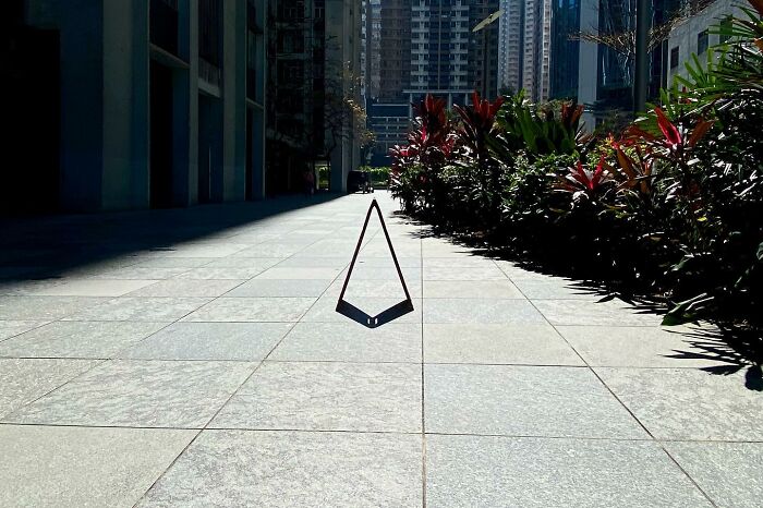 30 Funny Accidental Images That Were Taken At The Right Time And Place By This Street Photographer (New Pics) 30 Funny Accidental Images That Were Taken At The Right Time And Place By This Street Photographer (New Pics)