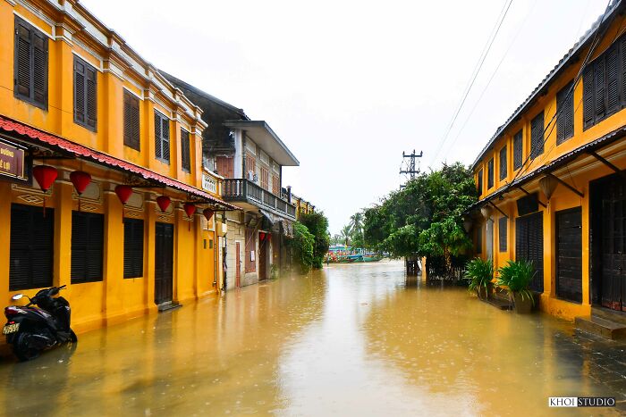 I Travelled To Hoi An, Vietnam, And Took Pictures To Show What People’s Life Looks Like During Flood Season I Travelled To Hoi An, Vietnam, And Took Pictures To Show What People’s Life Looks Like During Flood Season