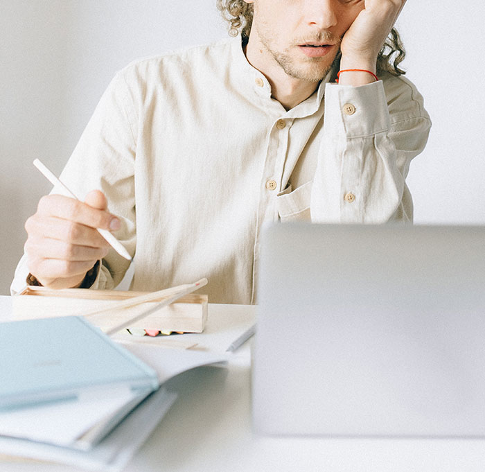 Hustle Culture Is Becoming A Thing Of The Past, Making Older Generations Confused, But This Person Gives A Very Simple Explanation Hustle Culture Is Becoming A Thing Of The Past, Making Older Generations Confused, But This Person Gives A Very Simple Explanation