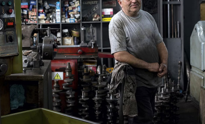 &ldquo;You Must Not Know Your Boss Very Well&rdquo;: Boss&rsquo;s Child Shuts Down Entitled Customer Who Tried To Get Product For Free By Claiming To Know The Boss