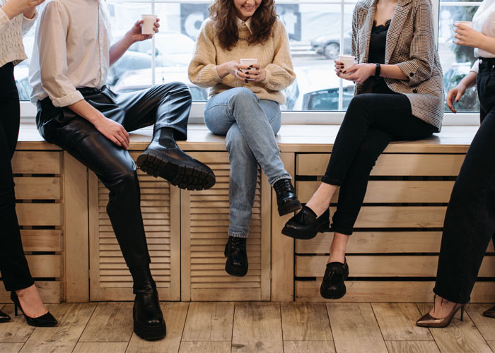Childfree Coworker Says She Has Plans Instead Of Helping Colleague, Defends Herself Online After Colleague Catches Her Having A Solo Picnic Childfree Coworker Says She Has Plans Instead Of Helping Colleague, Defends Herself Online After Colleague Catches Her Having A Solo Picnic