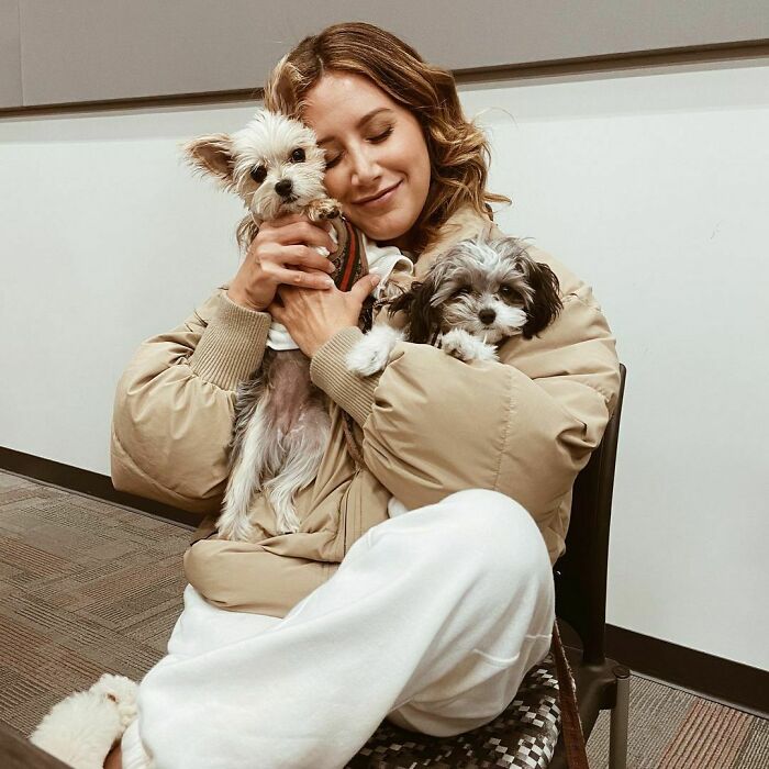 79 Photos Of Celebrities With Pets To Melt Your Heart 79 Photos Of Celebrities With Pets To Melt Your Heart
