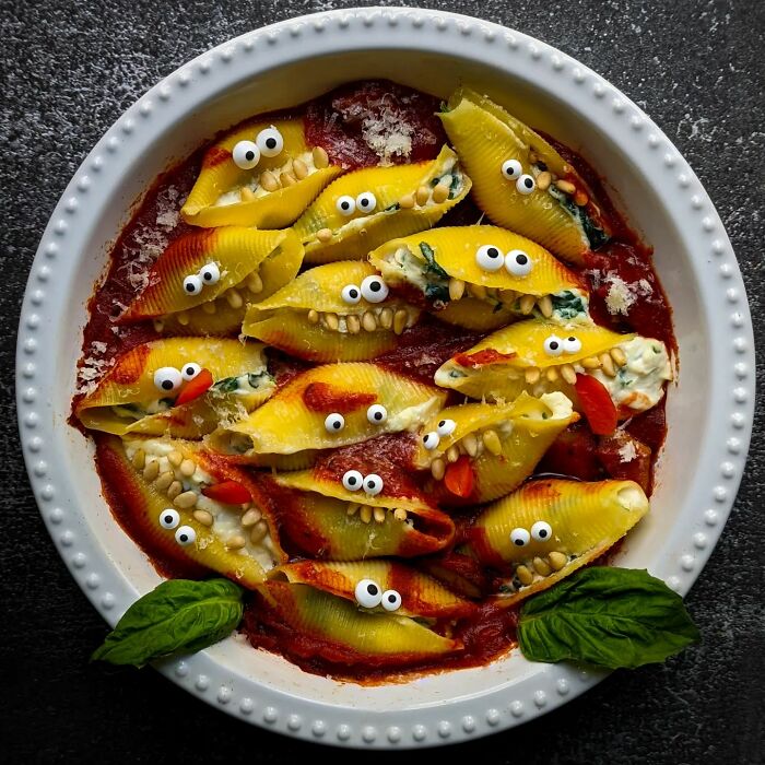 35 Humorous Food Art That This Artist Made By Adding Funny Faces On Top Of Her Creations 35 Humorous Food Art That This Artist Made By Adding Funny Faces On Top Of Her Creations