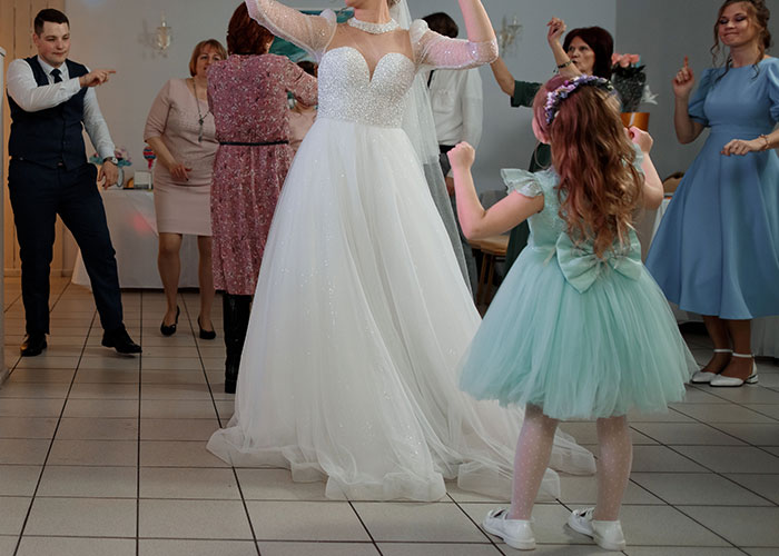 Mom Reveals The Significant Cultural Differences Of Raising Kids In The US Versus Spain And Goes Viral Mom Reveals The Significant Cultural Differences Of Raising Kids In The US Versus Spain And Goes Viral