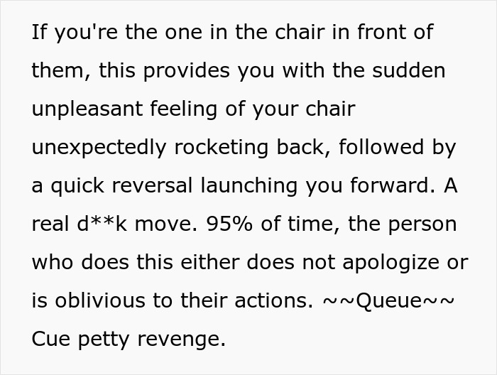 Netizens Applaud This Plane Passenger For Coming Up With The Perfect Revenge On People Who Keep Pulling On Their Seat When Standing Up Netizens Applaud This Plane Passenger For Coming Up With The Perfect Revenge On People Who Keep Pulling On Their Seat When Standing Up