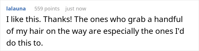 Netizens Applaud This Plane Passenger For Coming Up With The Perfect Revenge On People Who Keep Pulling On Their Seat When Standing Up Netizens Applaud This Plane Passenger For Coming Up With The Perfect Revenge On People Who Keep Pulling On Their Seat When Standing Up