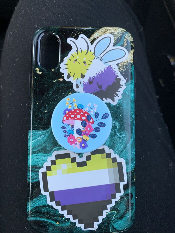 Hey Pandas, Here’s A Challenge, Decorate Your Phone Case With Stickers Of Your Choice And Post The Results (Closed) Hey Pandas, Here’s A Challenge, Decorate Your Phone Case With Stickers Of Your Choice And Post The Results (Closed)