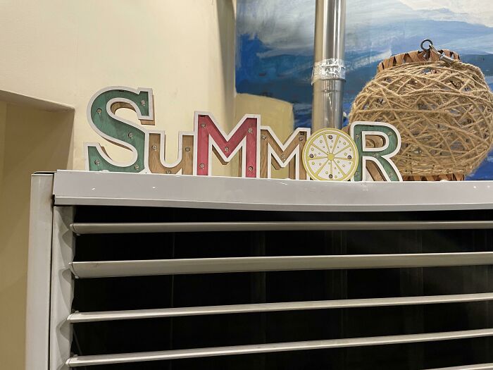 88 Funny Graphic Design Fails Reminding Us That No, Not Anyone Can Do It