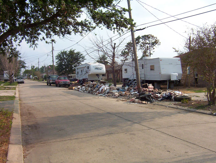 Garbage Man Isn’t Having Any Of His Client’s Renegotiation Shenanigans, Dumps His Entire Trash Pickup On His Property And Drives Away Garbage Man Isn’t Having Any Of His Client’s Renegotiation Shenanigans, Dumps His Entire Trash Pickup On His Property And Drives Away