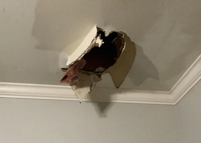 40 People Share Their Scariest Or Most Uncomfortable Experiences At Someone Else’s House