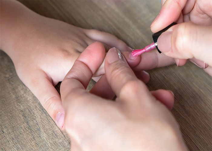 “There Is Zero Harm In Letting Him Express Himself”: Mom Stops Talking To Her Parents After What They Said About Her Son’s Nail Polish “There Is Zero Harm In Letting Him Express Himself”: Mom Stops Talking To Her Parents After What They Said About Her Son’s Nail Polish