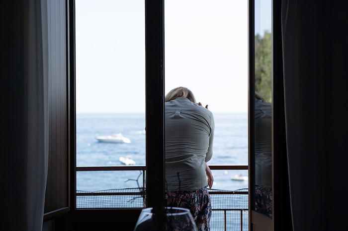 Man Throws Tantrum Over Sister’s 38-Week IVF Pregnancy Getting More Attention Than His Wife’s, Gets A Reality Check