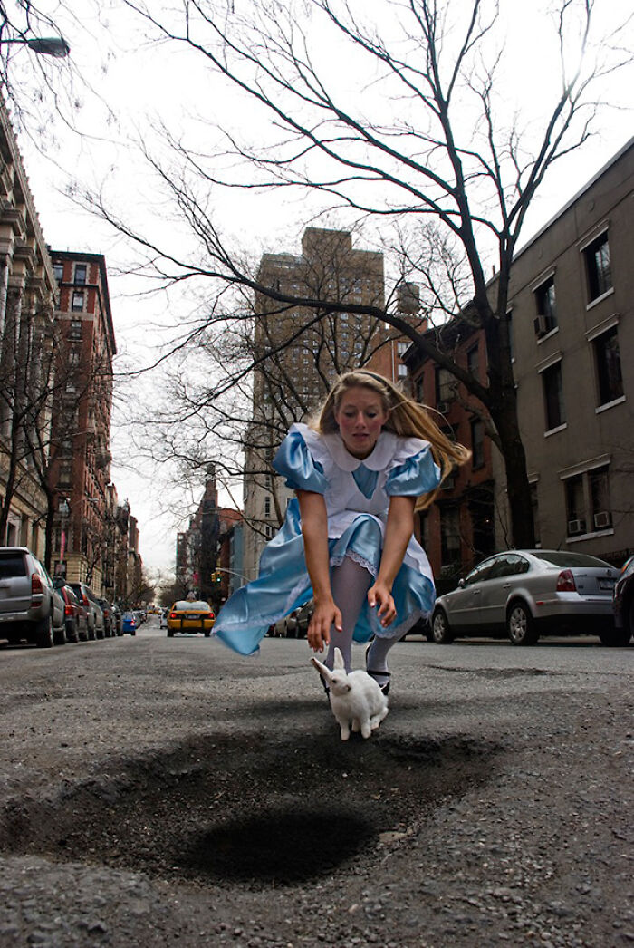 The Art Of Potholes: These Artists Turned &#8216;Urban Blemishes&#8217; Into Creative Photo Opportunities (20 Pics)