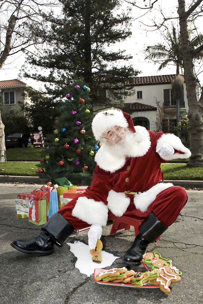 The Art Of Potholes: These Artists Turned &#8216;Urban Blemishes&#8217; Into Creative Photo Opportunities (20 Pics)