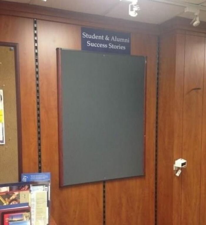 “Ominous Signs”: 50 Creepy Messages Spotted In The Wild “Ominous Signs”: 50 Creepy Messages Spotted In The Wild