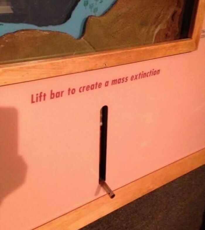 “Ominous Signs”: 50 Creepy Messages Spotted In The Wild “Ominous Signs”: 50 Creepy Messages Spotted In The Wild