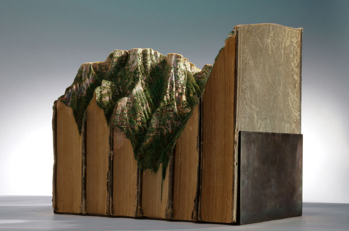 30 Stunning Landscapes That This Artist Created By Carving And Painting Old Books 30 Stunning Landscapes That This Artist Created By Carving And Painting Old Books
