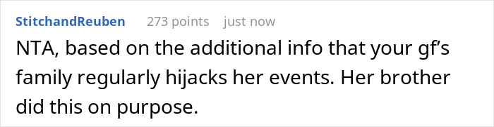 Man Attempts Proposing To Girlfriend During Sister’s Unrelated Party, Gets Told To Sit Down And Shut Up Man Attempts Proposing To Girlfriend During Sister’s Unrelated Party, Gets Told To Sit Down And Shut Up