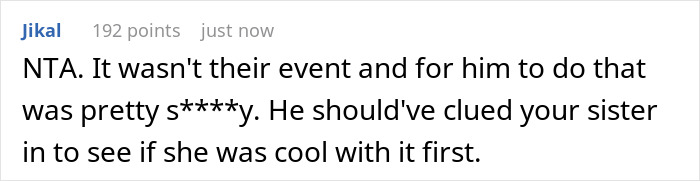 Man Attempts Proposing To Girlfriend During Sister’s Unrelated Party, Gets Told To Sit Down And Shut Up Man Attempts Proposing To Girlfriend During Sister’s Unrelated Party, Gets Told To Sit Down And Shut Up