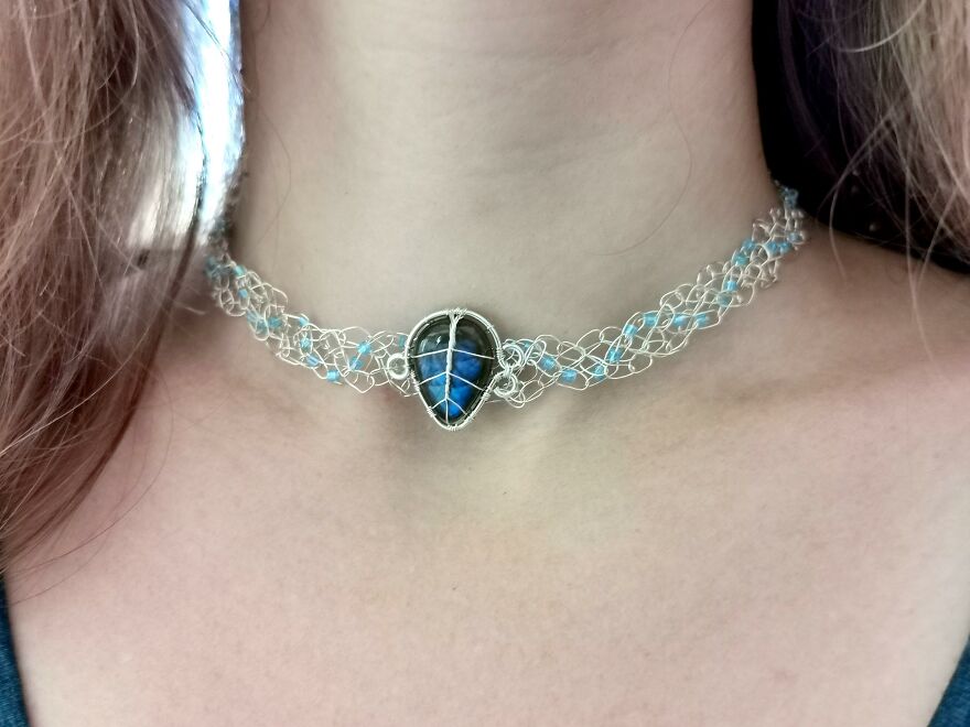 I Crocheted With Wire Instead Of Yarn To Make This Elven Leaf Necklace (5 Pics)