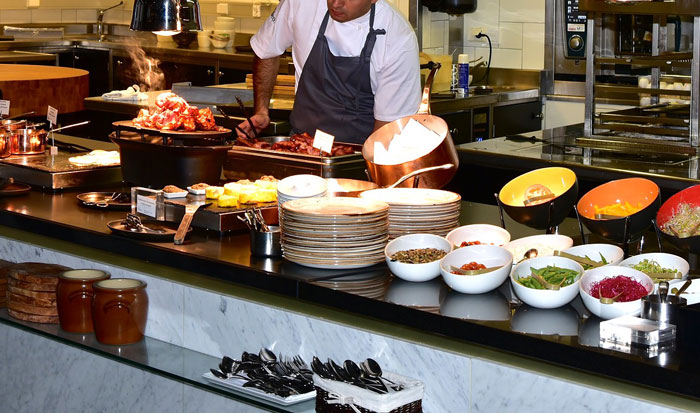 Karen Can’t Wait 4 Minutes For Breakfast And Yells At Hotel Staff, They Take Petty Revenge Karen Can’t Wait 4 Minutes For Breakfast And Yells At Hotel Staff, They Take Petty Revenge