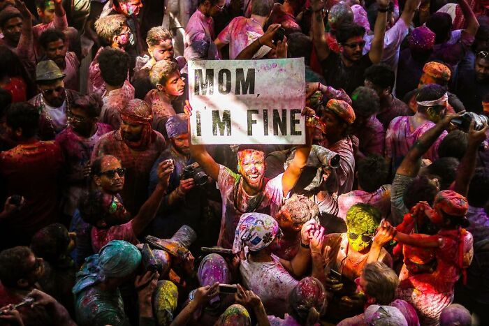 30 Wholesome Pics Of Man Reassuring His Mom Of His Wellbeing Whilst He Explores The World (New Pics) 30 Wholesome Pics Of Man Reassuring His Mom Of His Wellbeing Whilst He Explores The World (New Pics)