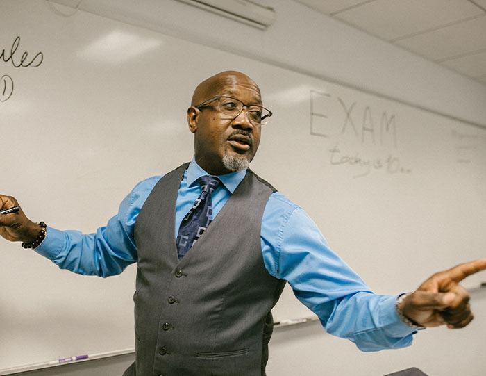 30 Adults Share The Worst Things Their Teachers Did That They Still Can&rsquo;t Get Over