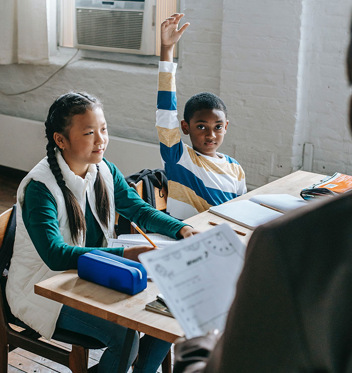 30 Adults Share The Worst Things Their Teachers Did That They Still Can&rsquo;t Get Over