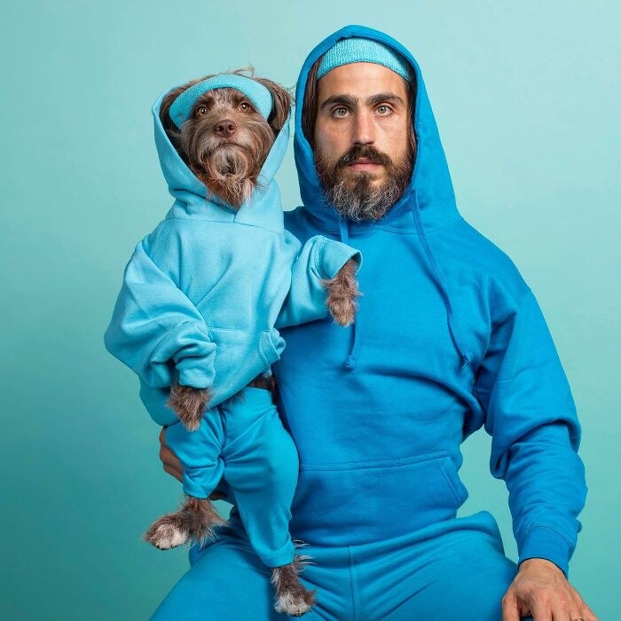 Human-Animal Doppelgangers: 30 Captivating Photographs Of A “Dog Dad” And His Pup Companion In Matching Outfits (New Pics)