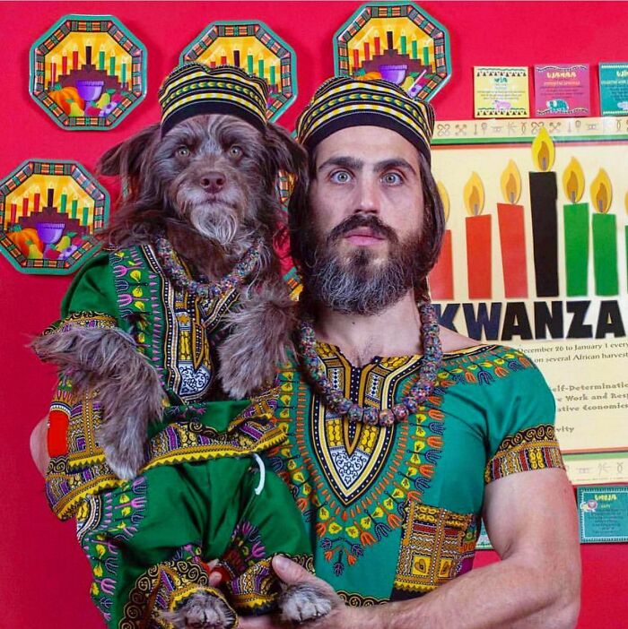 Human-Animal Doppelgangers: 30 Captivating Photographs Of A “Dog Dad” And His Pup Companion In Matching Outfits (New Pics)