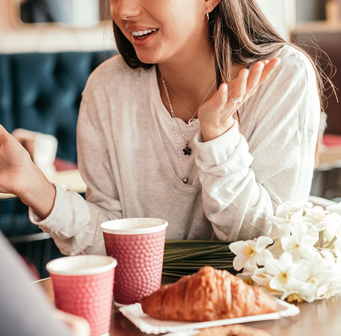 &ldquo;So Uncultured&rdquo;: Woman Shamed For Her Croissant &lsquo;Etiquette&rsquo; Until Her French BF Intervenes