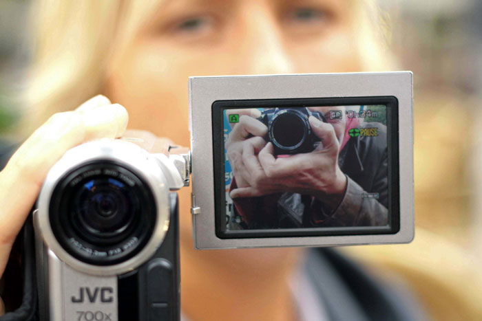 Entitled Family Builds Massive House, Are Now Upset About “Accidentally” Peeping On Neighbors Entitled Family Builds Massive House, Are Now Upset About “Accidentally” Peeping On Neighbors