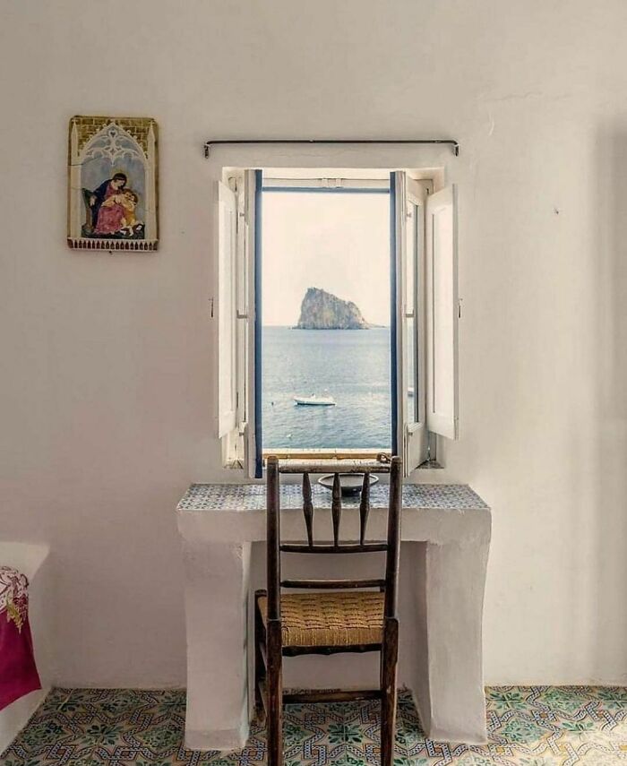 ‘Somewhere I Would Like To Live’: 30 Very Aesthetic Places And Homes Posted By This Page (New Pics) ‘Somewhere I Would Like To Live’: 30 Very Aesthetic Places And Homes Posted By This Page (New Pics)