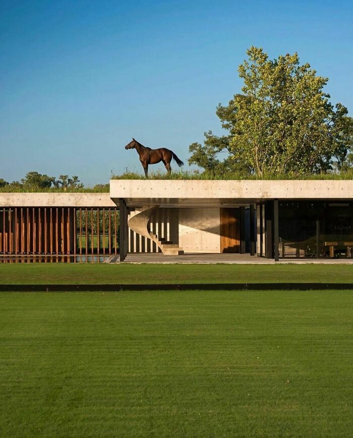 ‘Somewhere I Would Like To Live’: 30 Very Aesthetic Places And Homes Posted By This Page (New Pics)