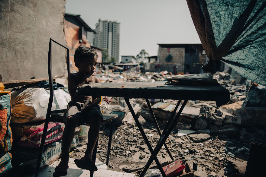 I Dedicated 12 Years Exploring Ghettos Around The World, And These 35 Pics Tell The Tale I Dedicated 12 Years Exploring Ghettos Around The World, And These 35 Pics Tell The Tale