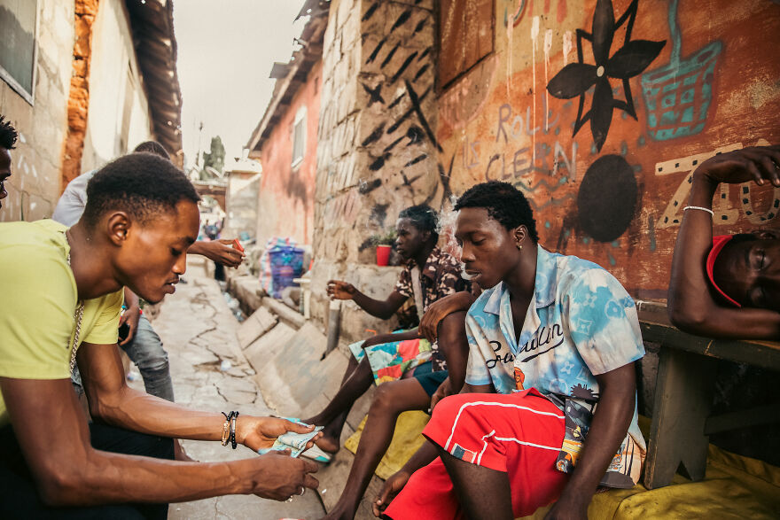 I Dedicated 12 Years Exploring Ghettos Around The World, And These 35 Pics Tell The Tale I Dedicated 12 Years Exploring Ghettos Around The World, And These 35 Pics Tell The Tale